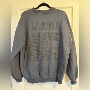 Taylor Swift blue crew neck size small